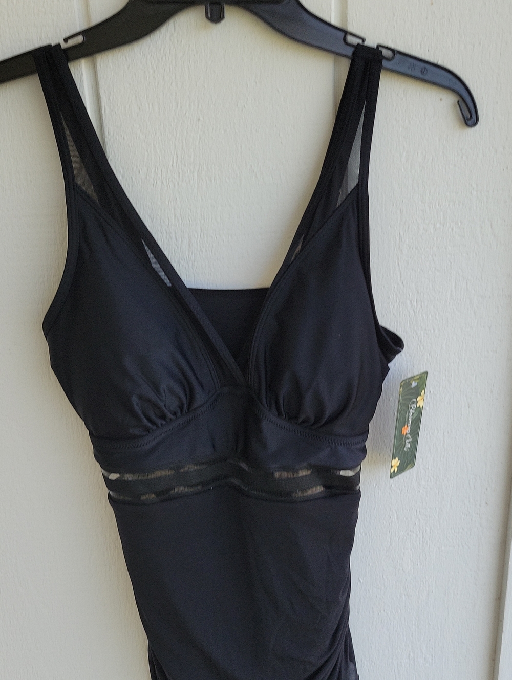 Black Mesh-Accent One-Piece Swimsuit with V-Neck Blooming Jelly